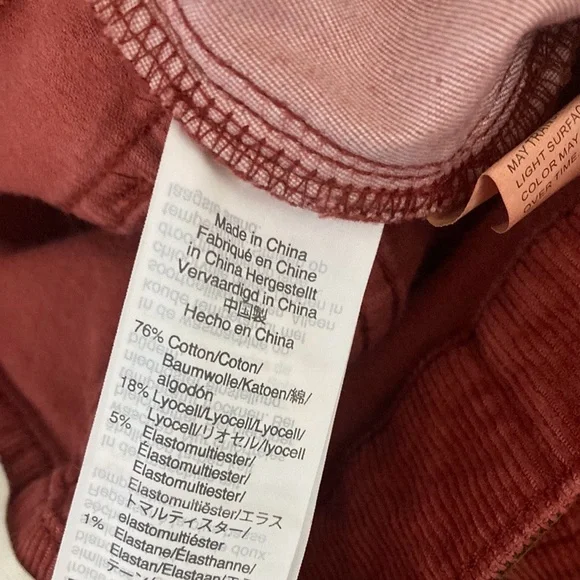 Madewell Cali Demi-Boot Jeans in Corduroy: Button-Front Edition Canterbury Red - Picture 12 of 14